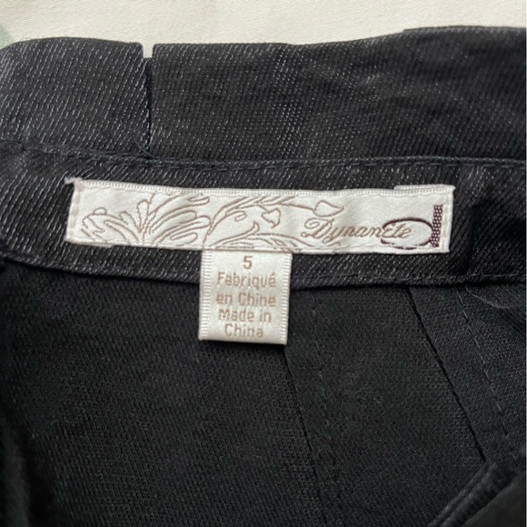 Chic Black Mini Skirt - Picture 5 of 7